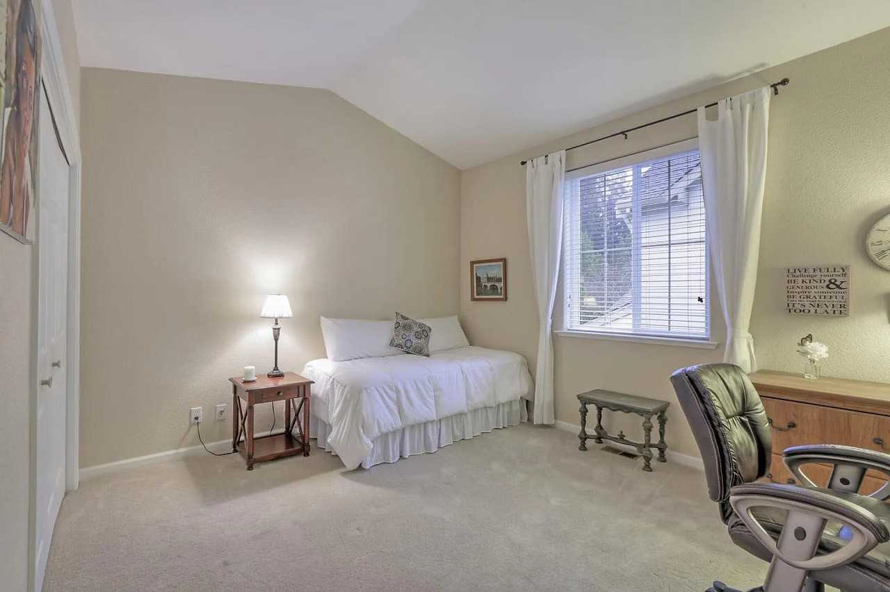 18 Flora Ln #18 - Photo 5 of 15