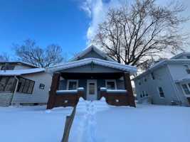 featured image of 230 E Victoria St #1