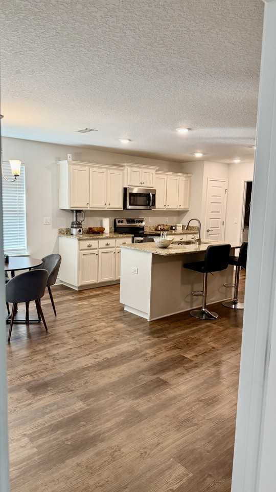 211 Baycliff Dr #1 - Photo 3 of 17