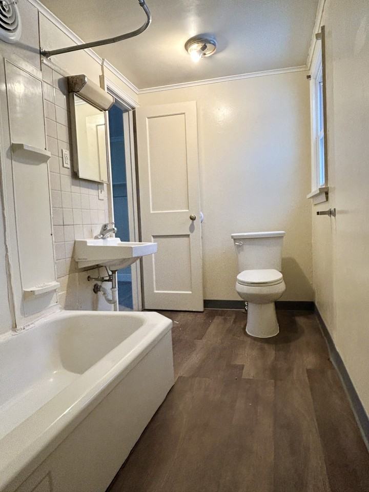 1537 14th Ave E #2 - Photo 5 of 9