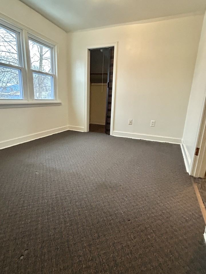 1537 14th Ave E #2 - Photo 7 of 9