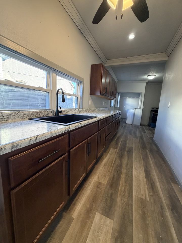 507 S 1st St #1 - Photo 5 of 23