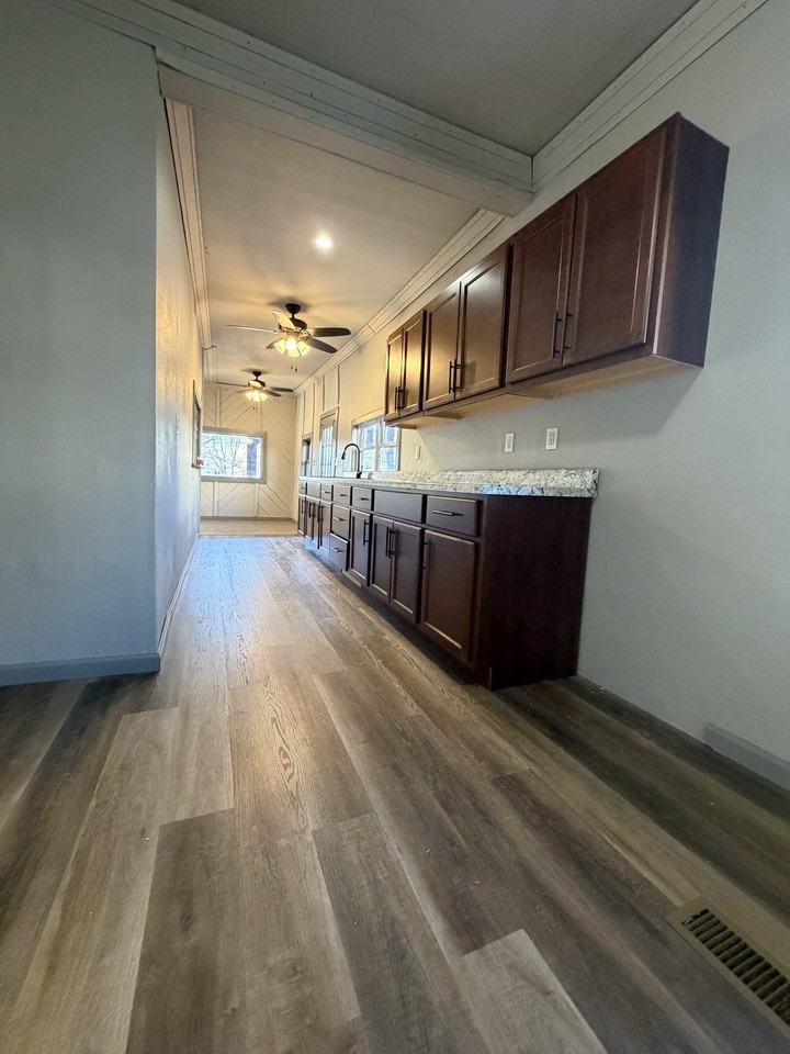 507 S 1st St #1 - Photo 6 of 23