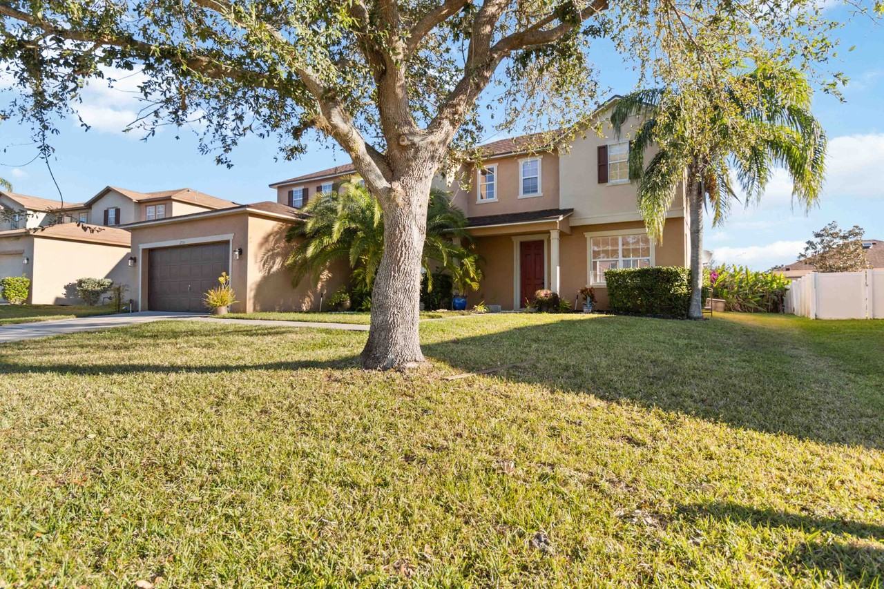 1755 Delafield Dr #1 - Photo 2 of 33