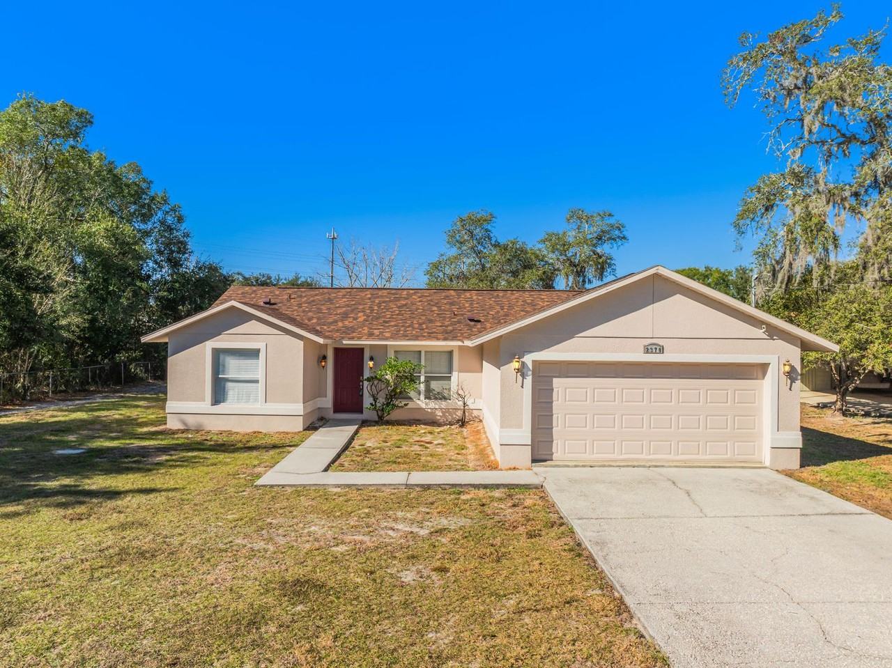 2370 Pine St - Photo 2 of 43