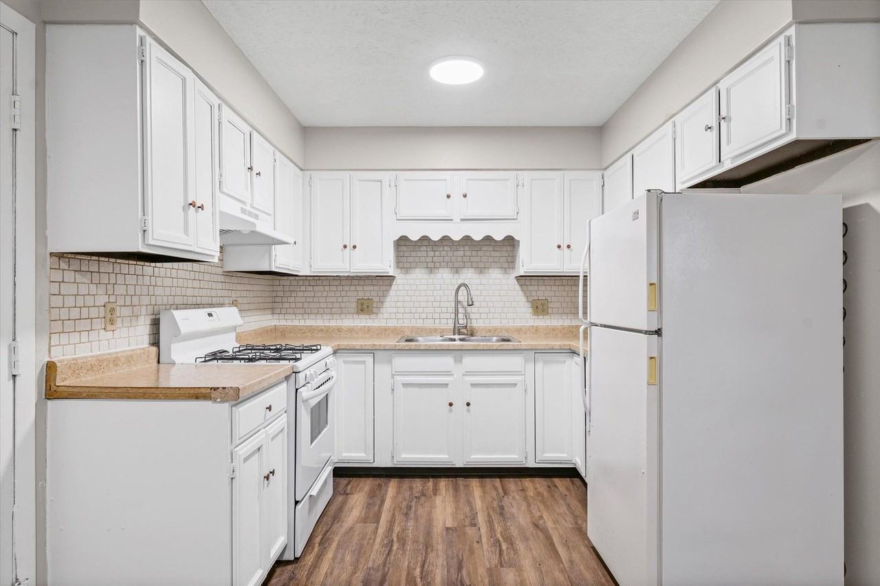 5 Curtis Court - Photo 4 of 50