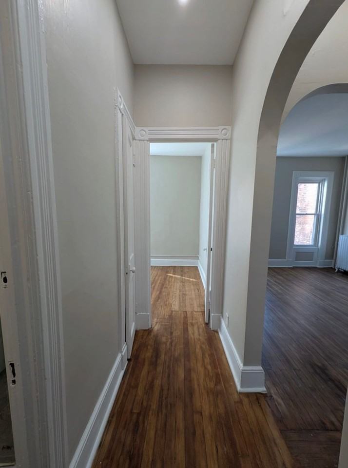 Charming 1 - Photo 4 of 6