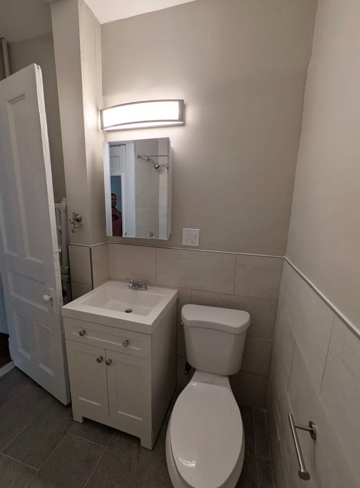 Charming 1 - Photo 5 of 6