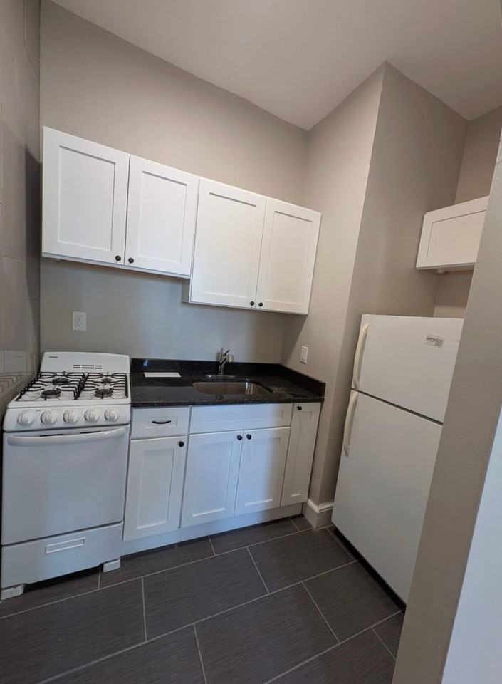 Charming 1 - Photo 6 of 6