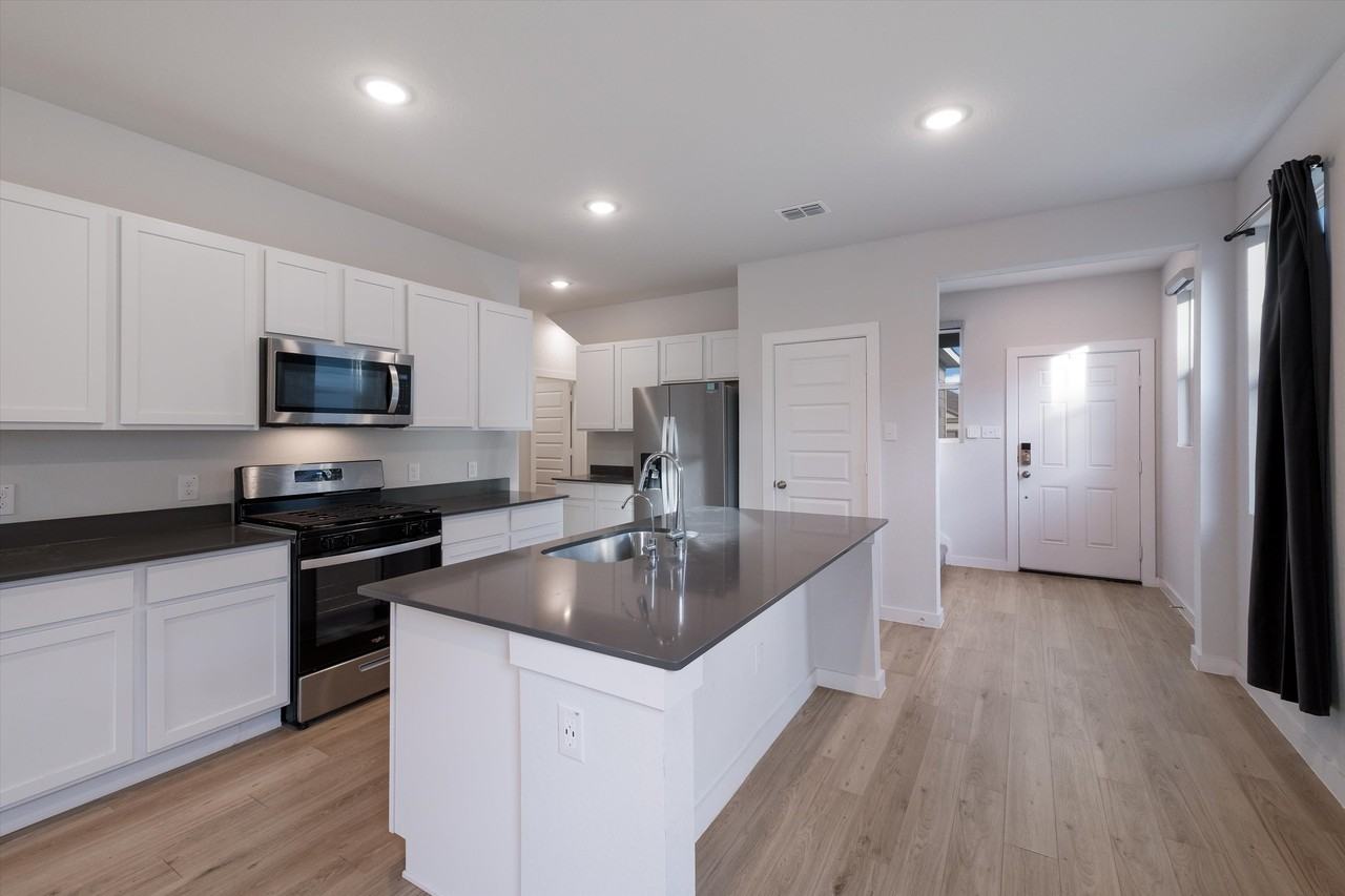 5327 Tourmaline Loop #1 - Photo 3 of 9