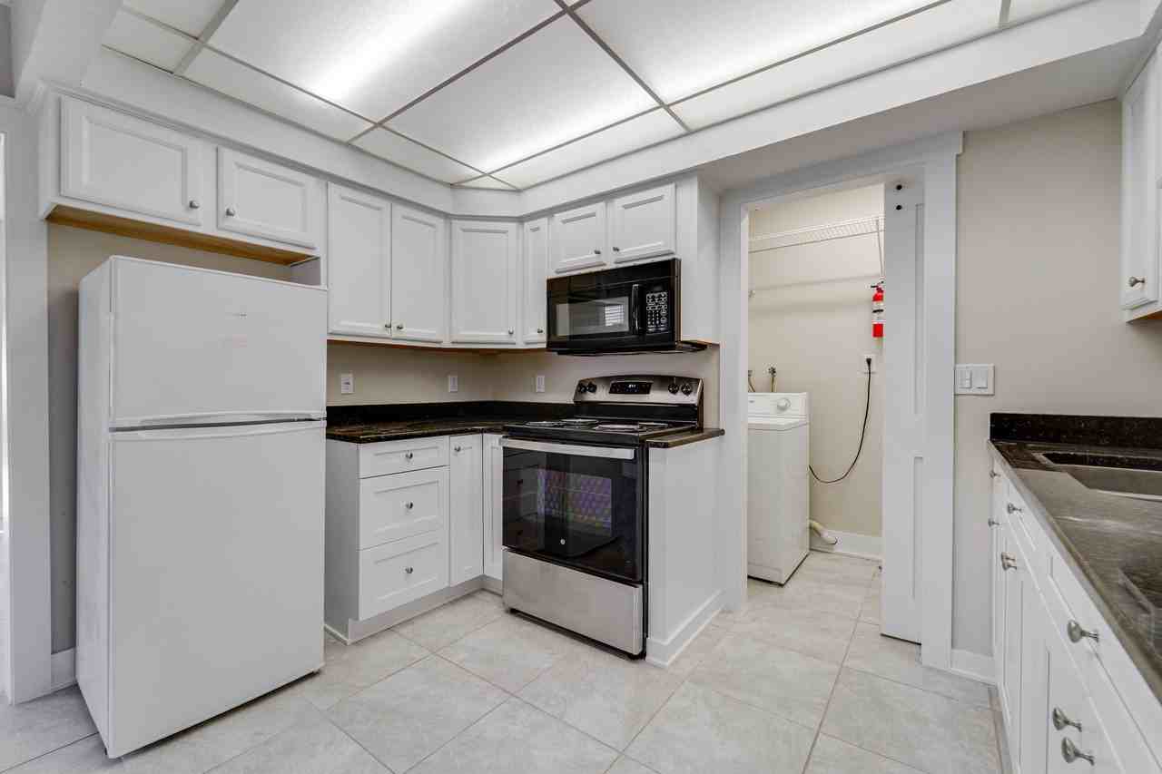 553 72nd Ave #1 - Photo 3 of 13