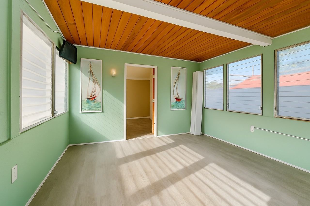 553 72nd Ave #1 - Photo 4 of 13