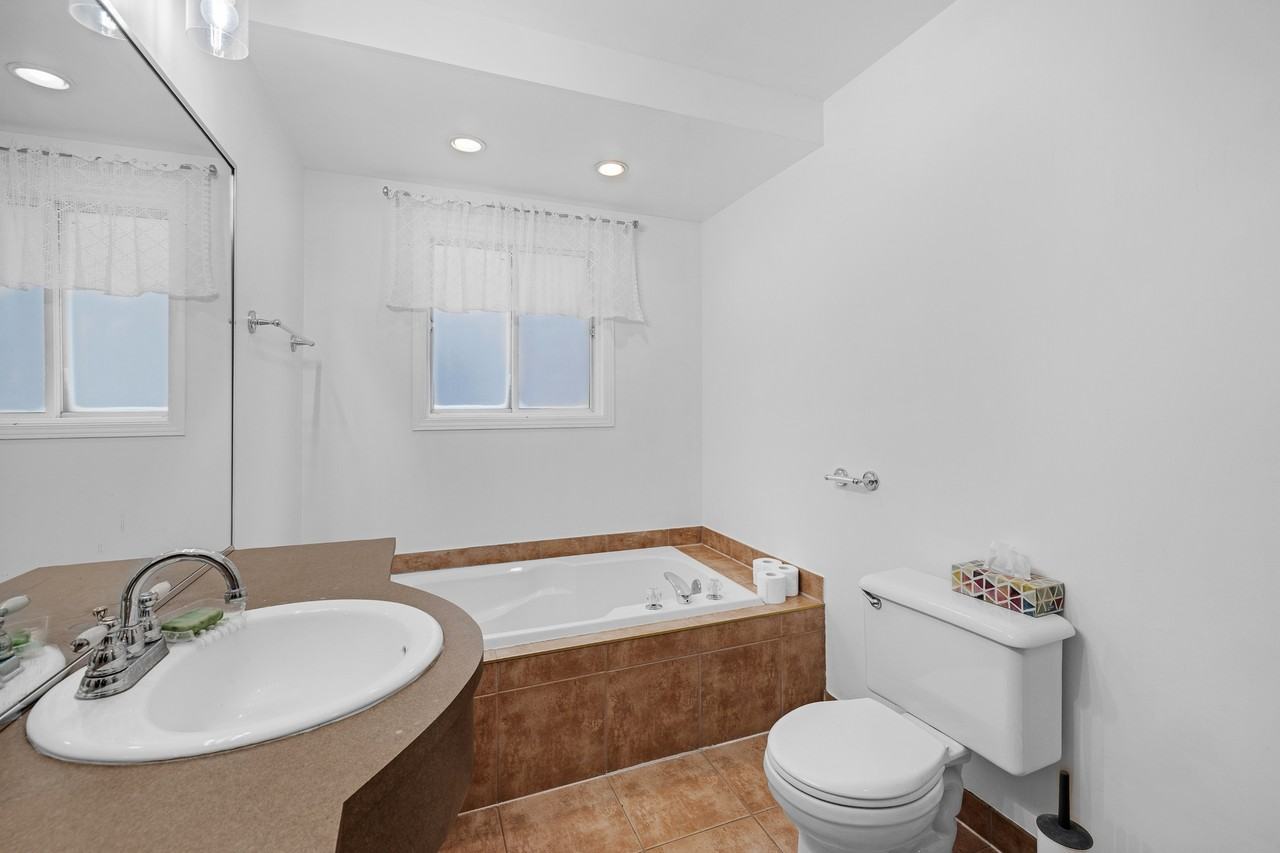 7211 Rue Chouinard #E - Photo 7 of 10