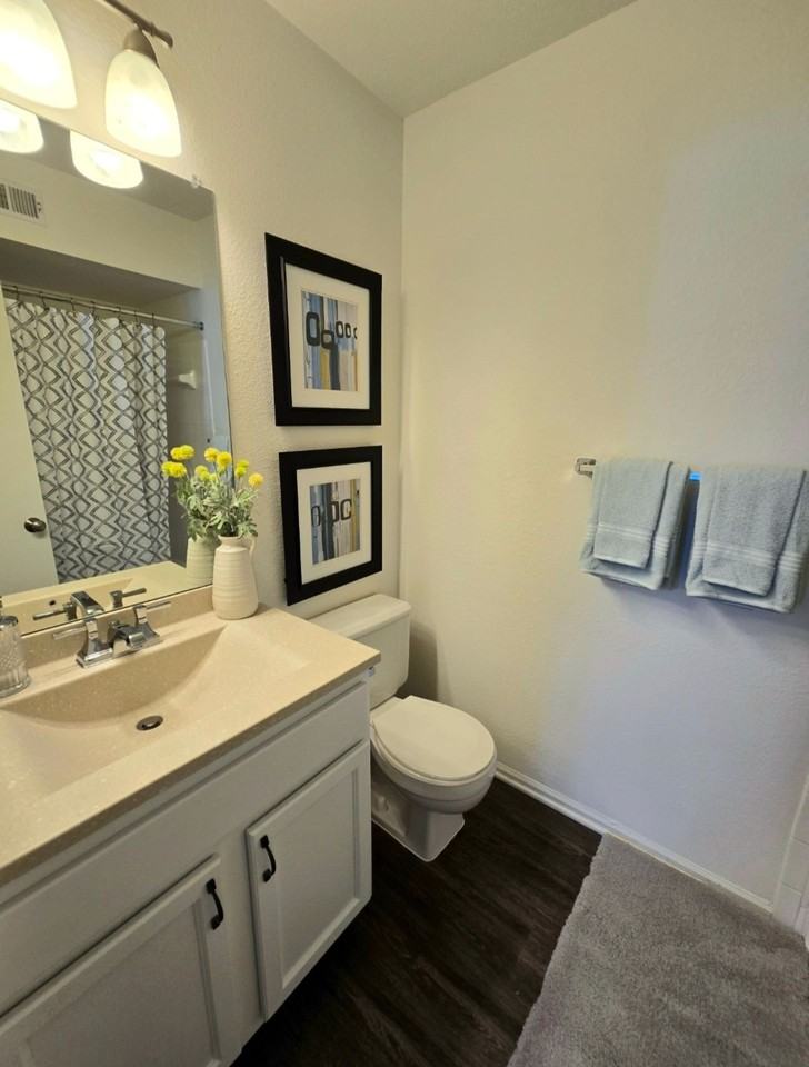 7050-7136 Ducketts Lane - Photo 7 of 50