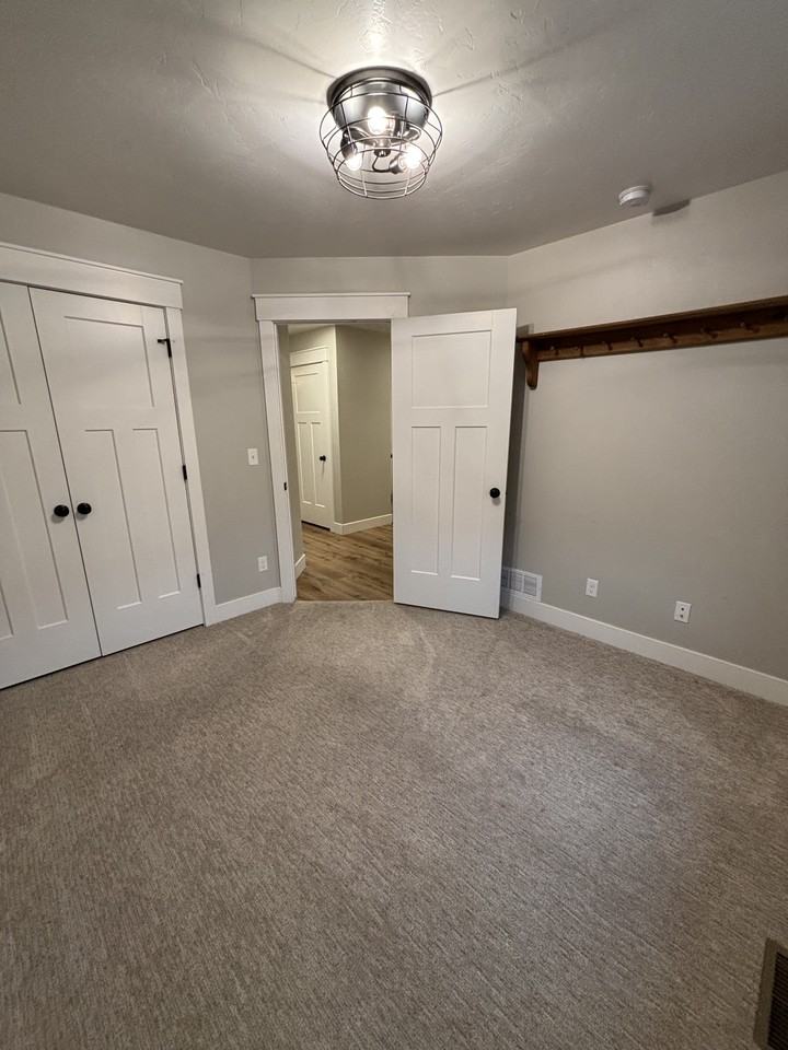 696 Regency Ln #1 - Photo 5 of 17