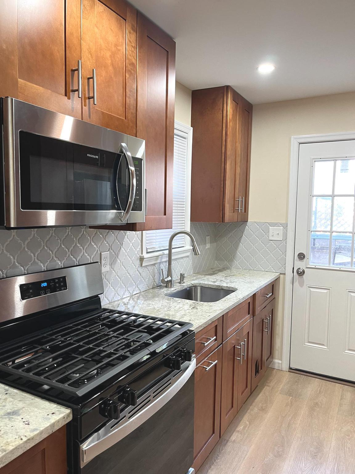 1705 Tulip Street - 11205 Maple Avenue1205 Maple Avenue #1 - Photo 3 of 19