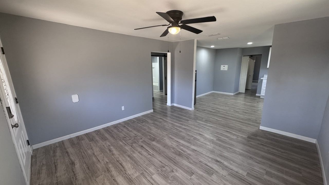240 W Marshall St #1 - Photo 3 of 22