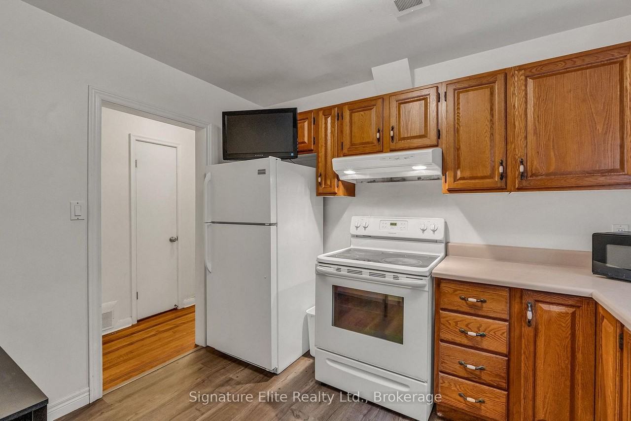 3562 Dufferin Street - Photo 5 of 16