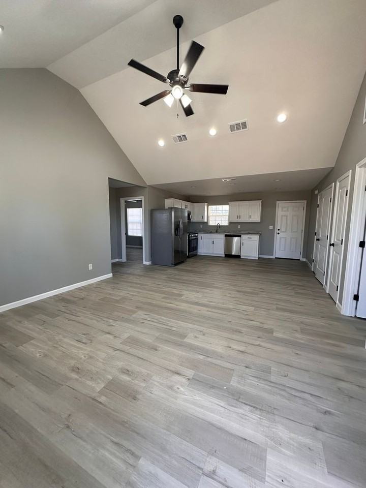 1230 Orange St - Photo 2 of 31