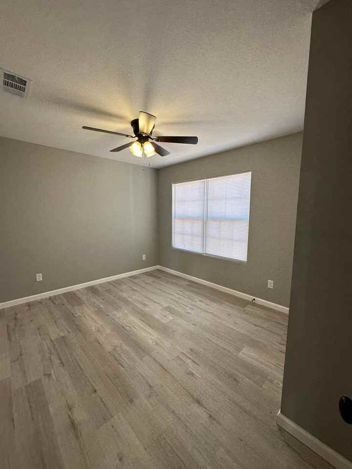 1230 Orange St - Photo 4 of 31