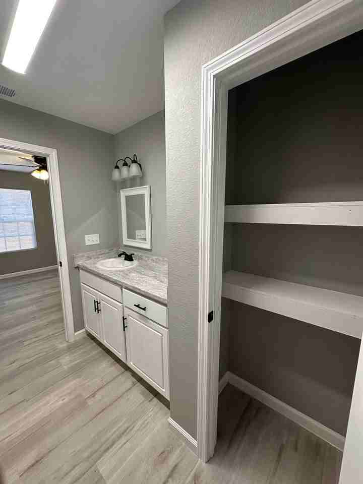 1230 Orange St - Photo 5 of 31