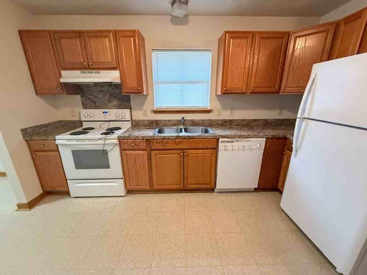 2208 N Malcolm St - Photo 7 of 19