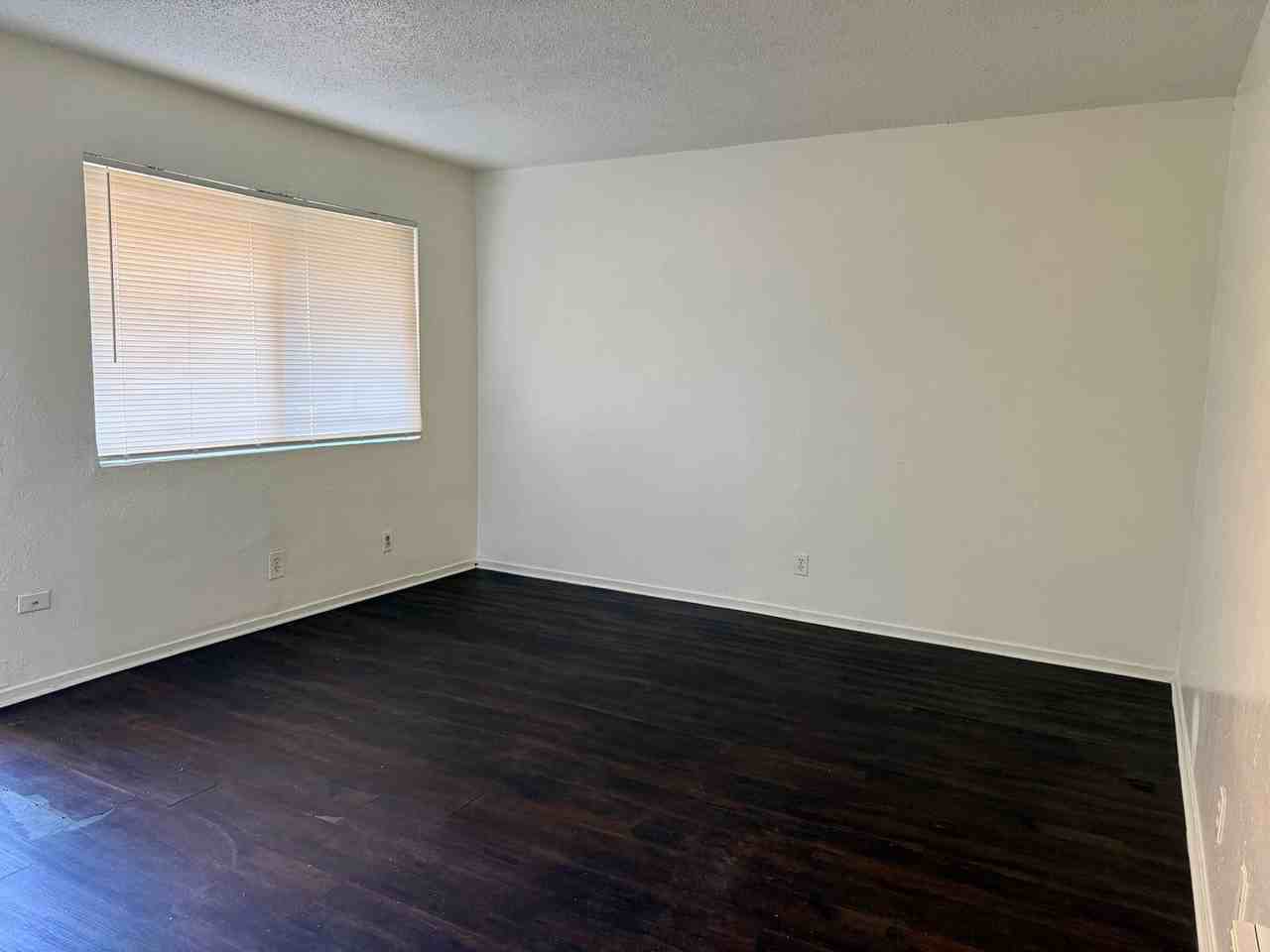 489 S Backer Ave - Photo 2 of 6