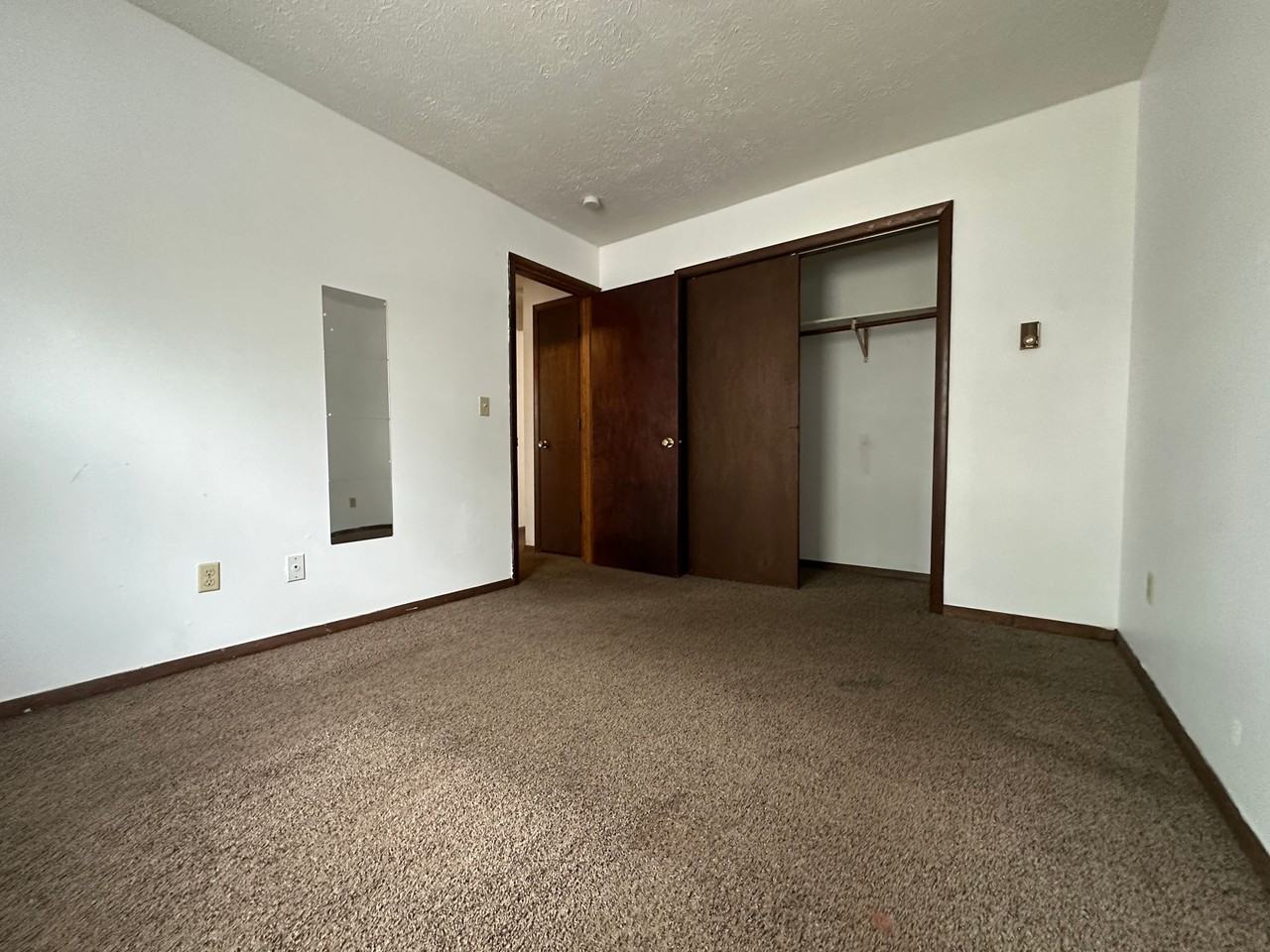 300 College Park Drive - Photo 4 of 11