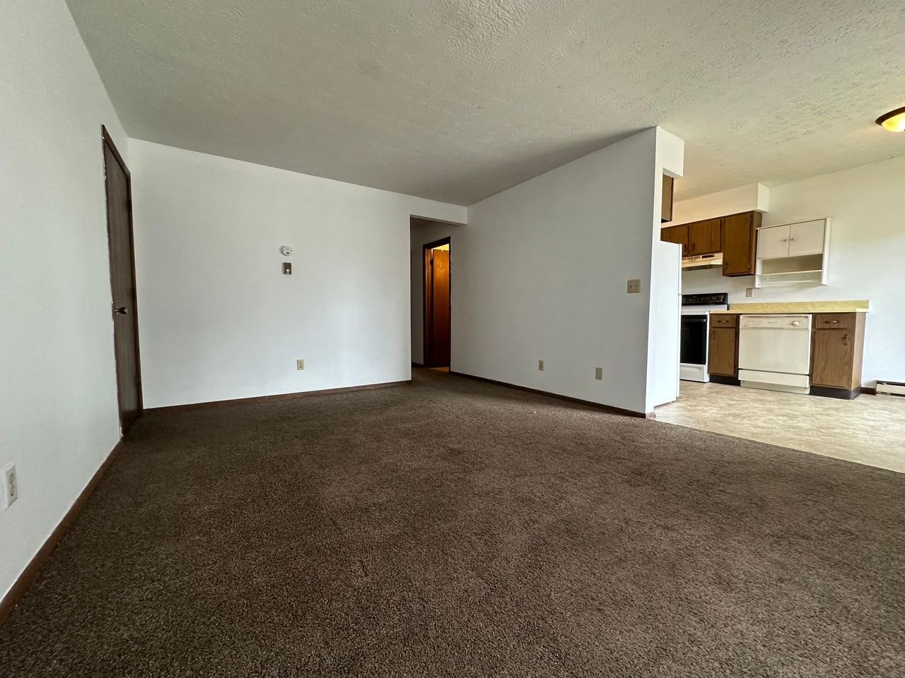 300 College Park Drive - Photo 5 of 11