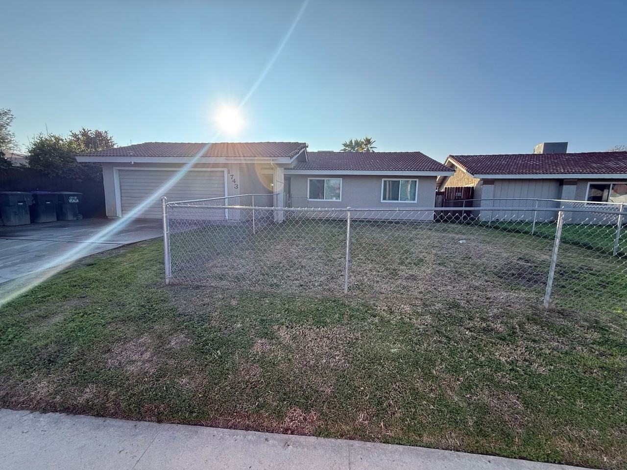 1743 N Maple St - Photo 4 of 19