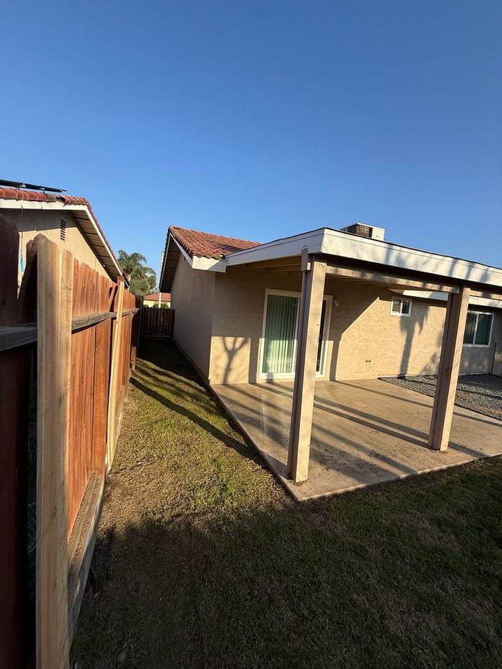 1743 N Maple St - Photo 6 of 19