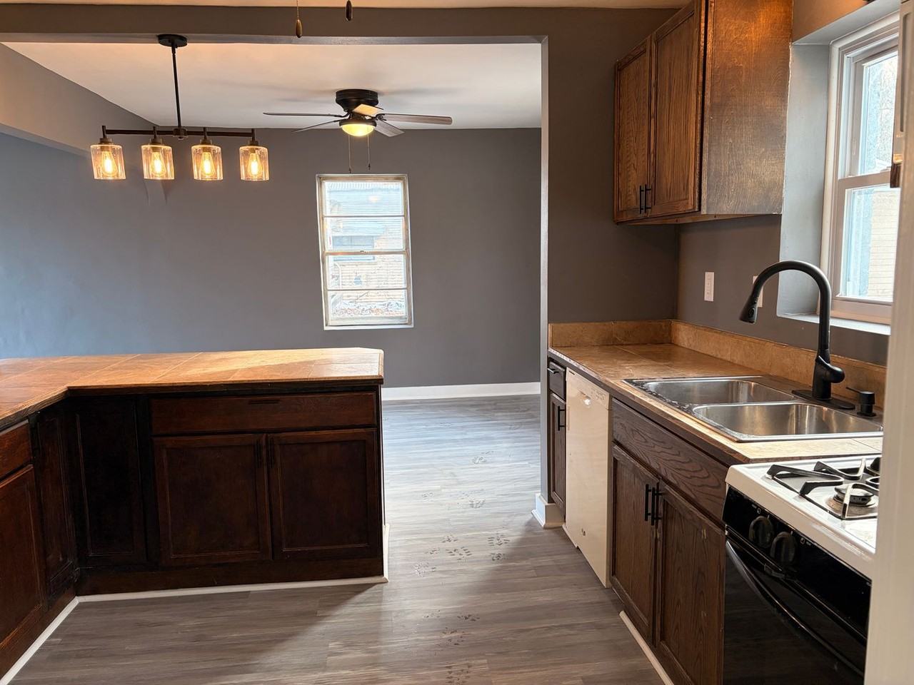 635 8th Ave S - Photo 4 of 10