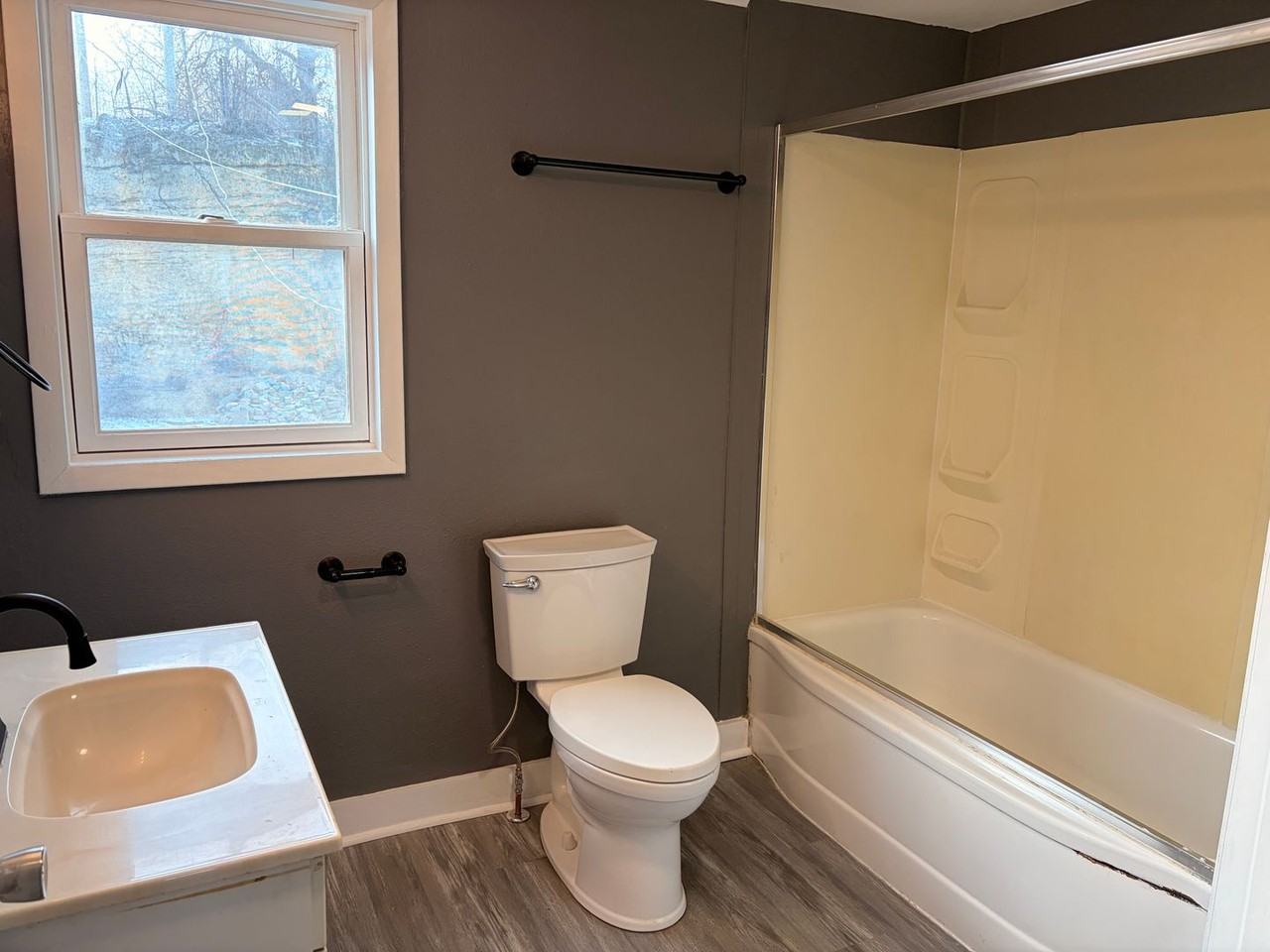 635 8th Ave S - Photo 6 of 10