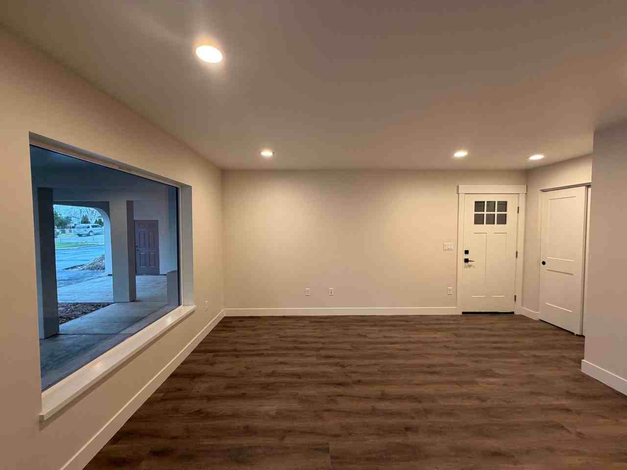 Sunrise Villas Apartments - Photo 2 of 39