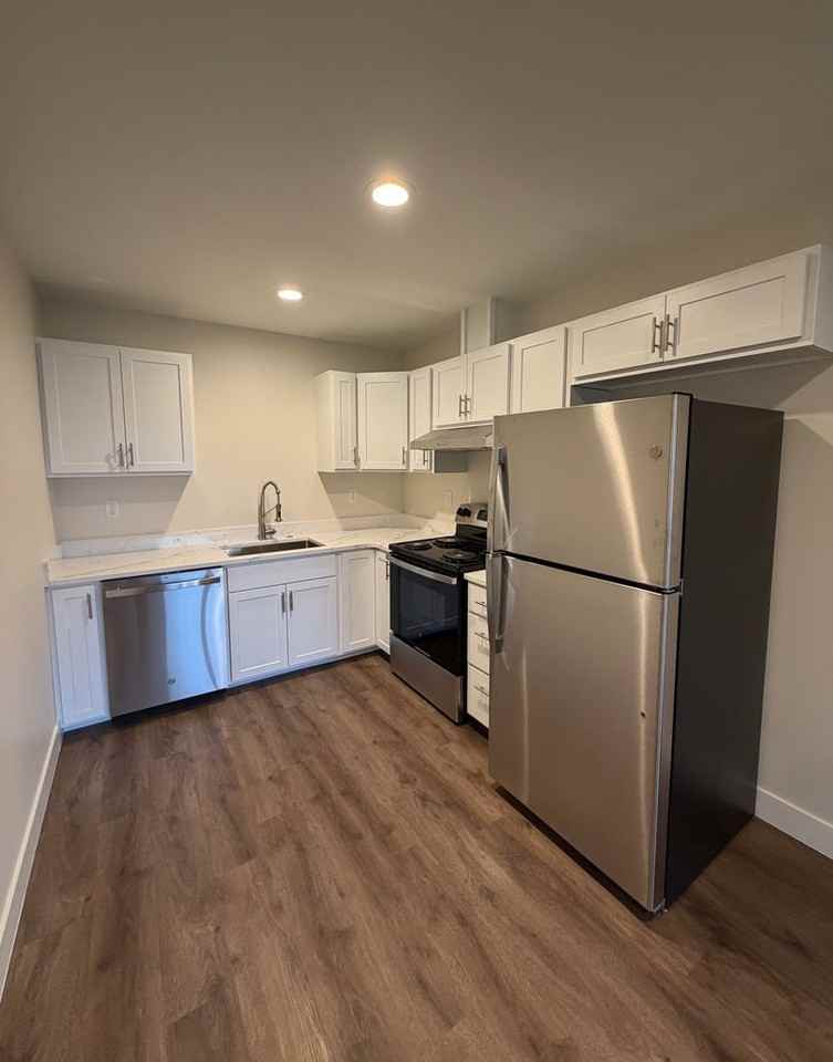 Sunrise Villas Apartments - Photo 7 of 39