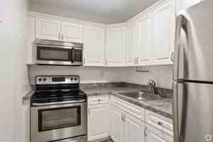 featured image of 201-251-271 Bonnie Blvd