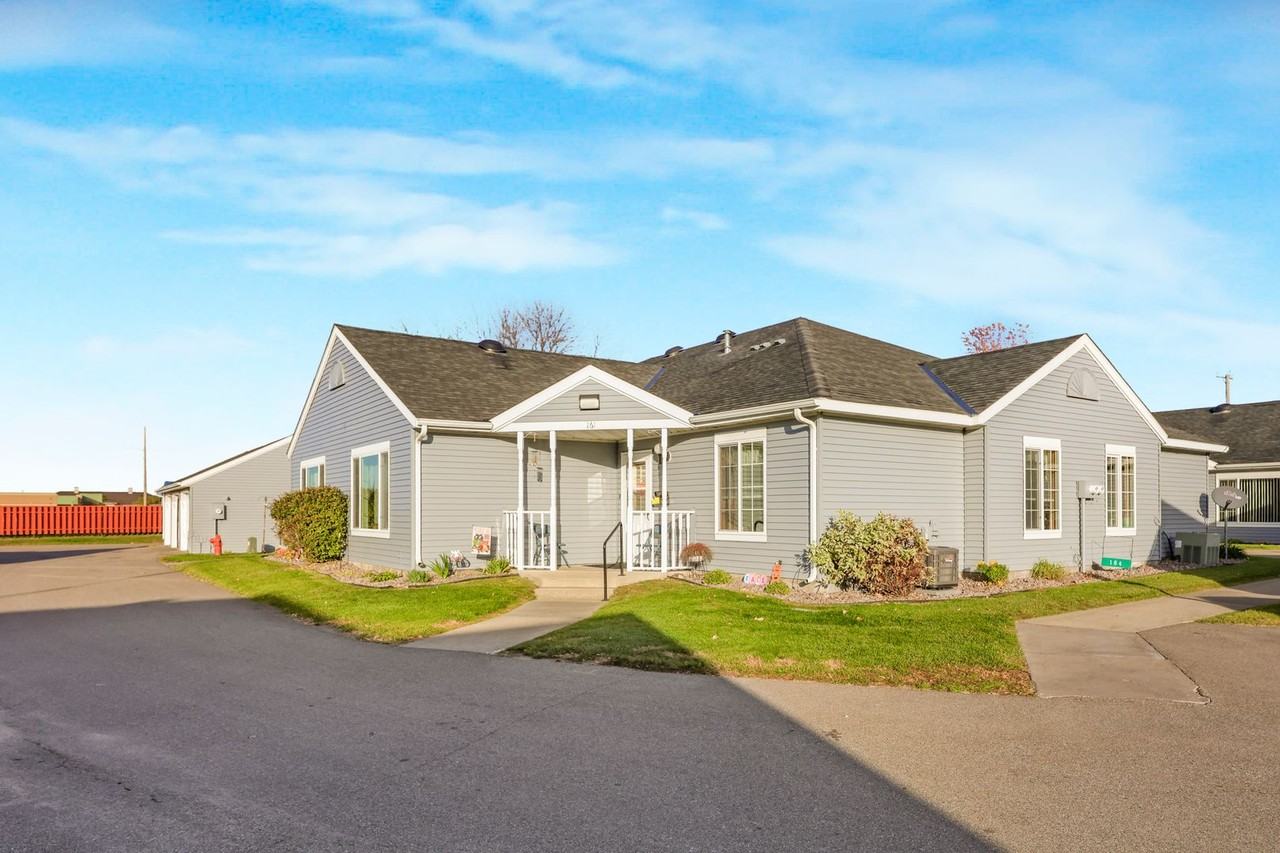 Park Villa - Photo 4 of 15