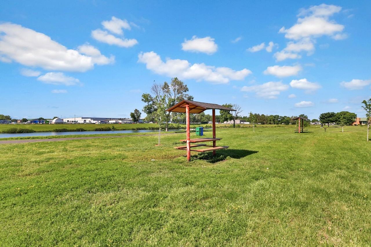 Park Villa - Photo 7 of 15