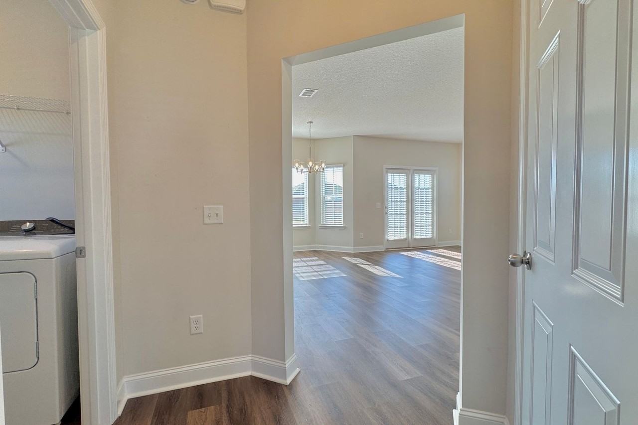 79 Centennial Ct - Photo 3 of 39