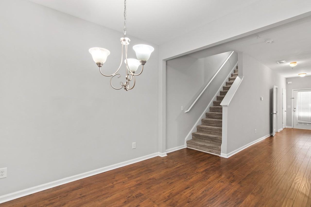 1968 Old Dogwood - Photo 2 of 31