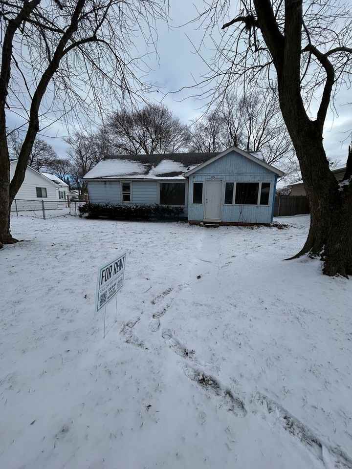 906 S 15th St - Photo 5 of 16