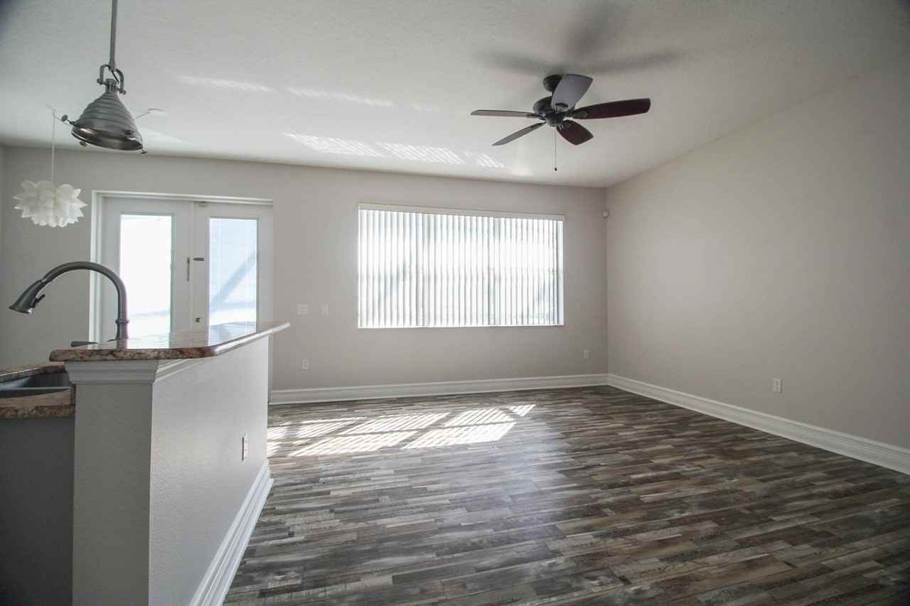 2706 Portchester Ct - Photo 3 of 20