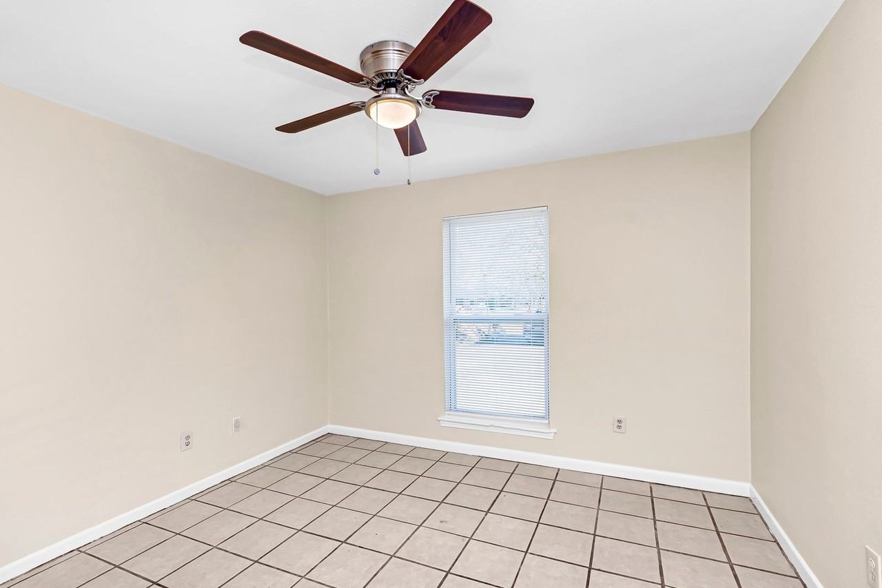 8113 Jefferson Park Dr - Photo 7 of 14