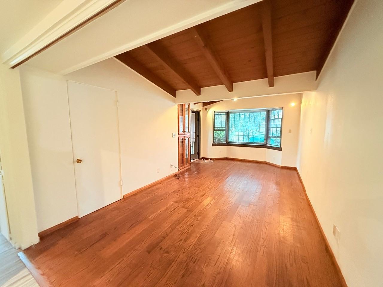 401 N Lupine St - Photo 5 of 45