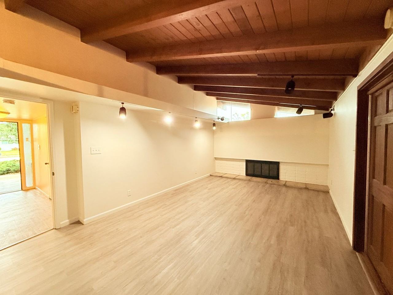 401 N Lupine St - Photo 7 of 45