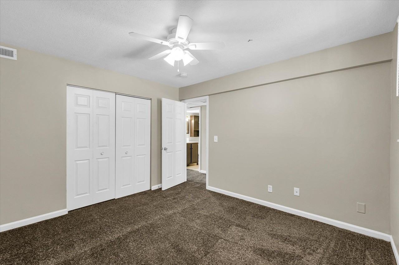 308 College Park Dr - Photo 2 of 13