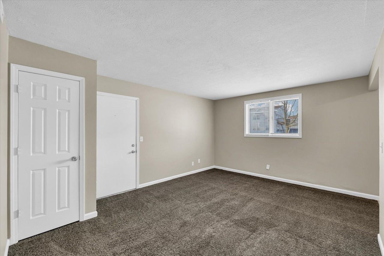 308 College Park Dr - Photo 3 of 13