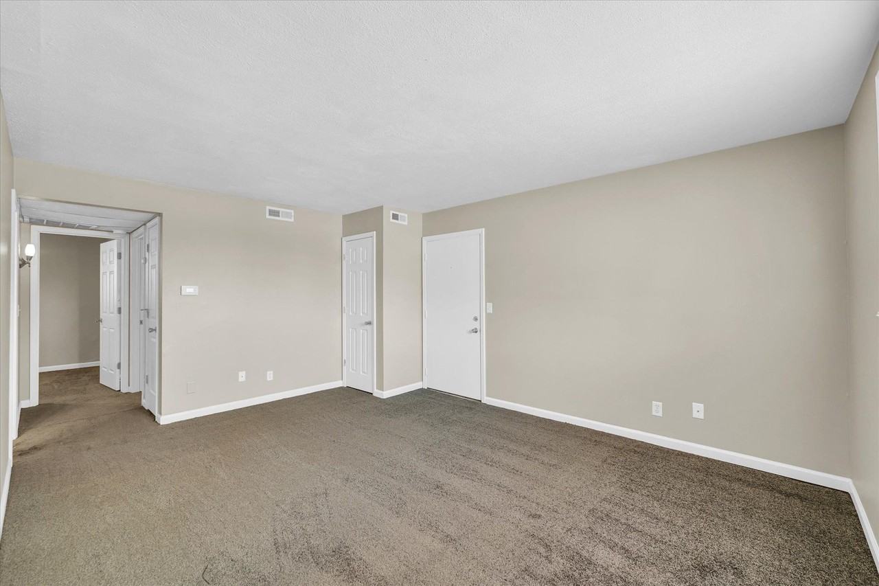 308 College Park Dr - Photo 4 of 13