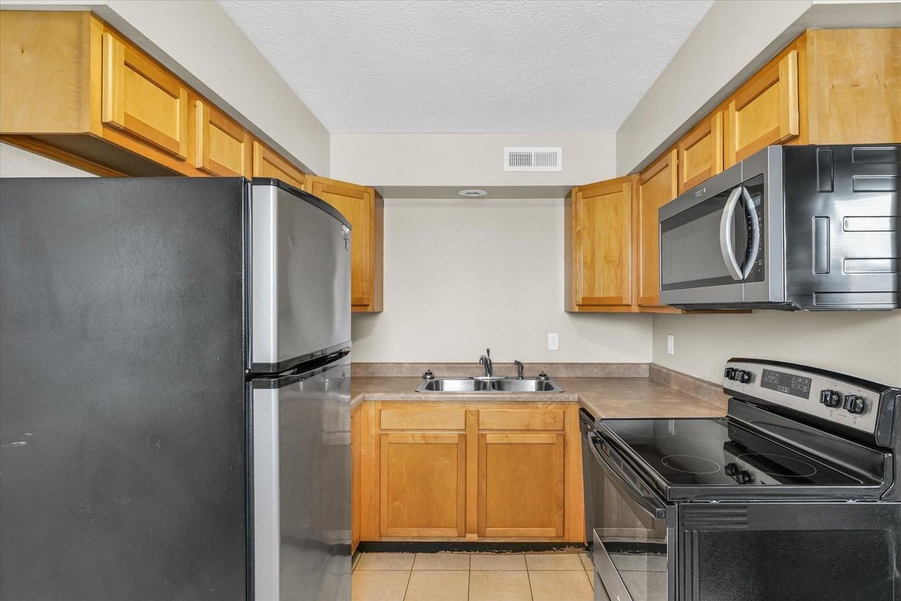 308 College Park Dr - Photo 7 of 13