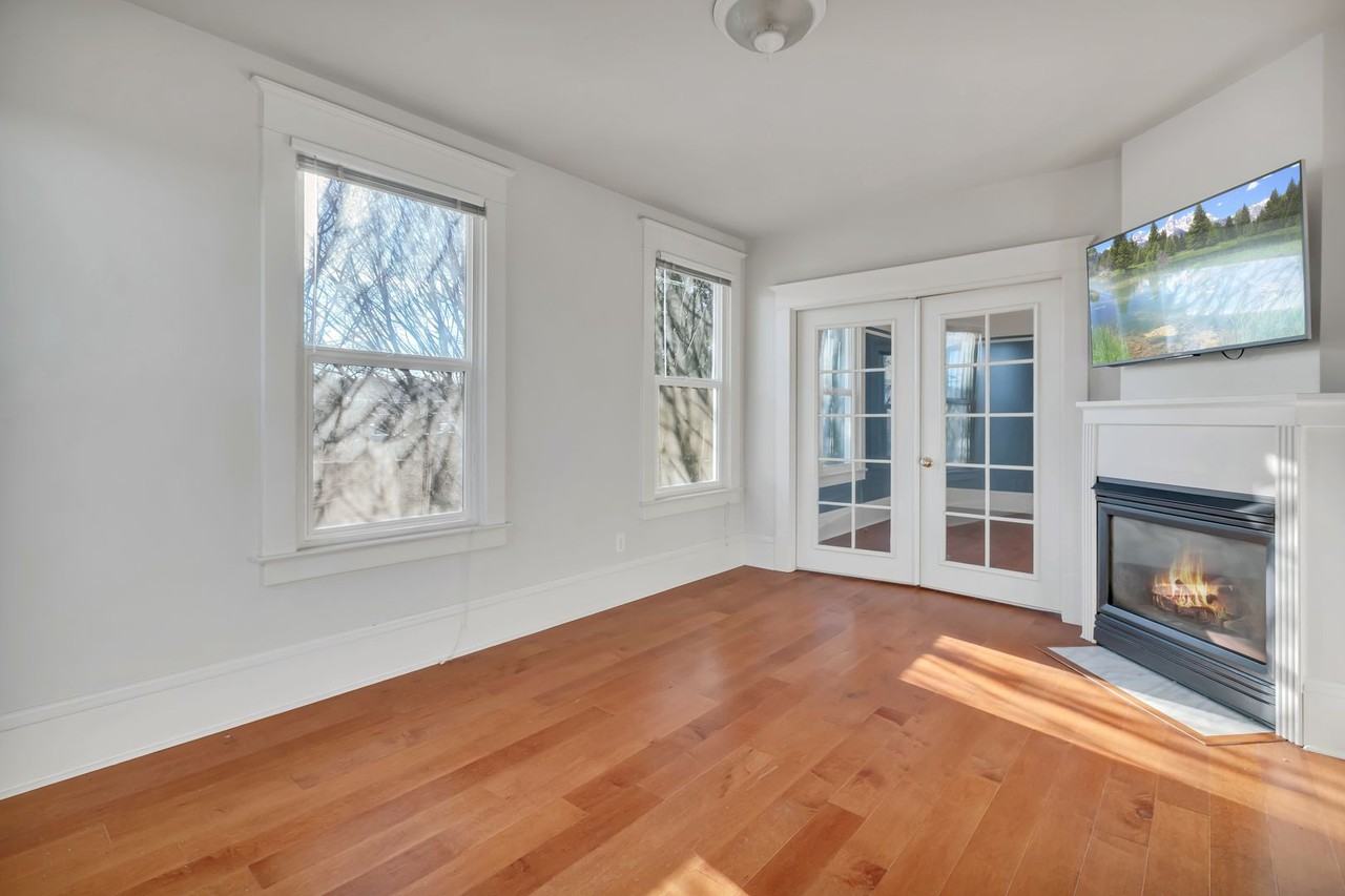 3624 Whitman Ave N - Photo 5 of 26